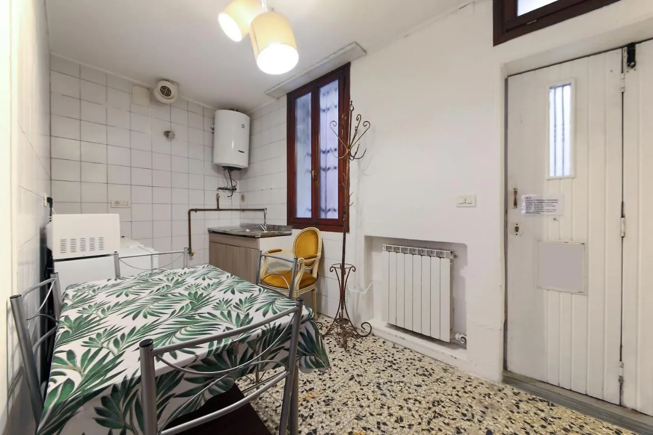 San Stae Apartment Wifi Ac Venetië 0*,  Italië